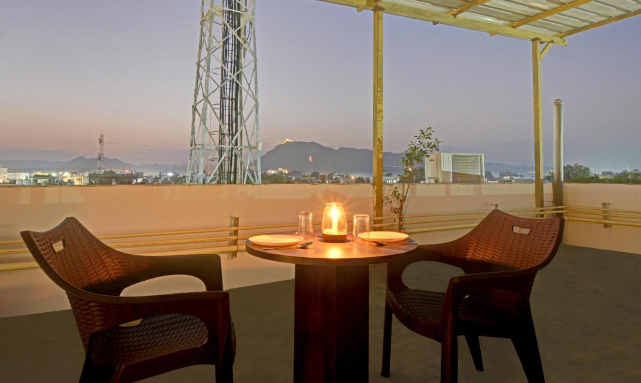 Treebo Paras Raj Near City Palace Udaipur Ngoại thất bức ảnh