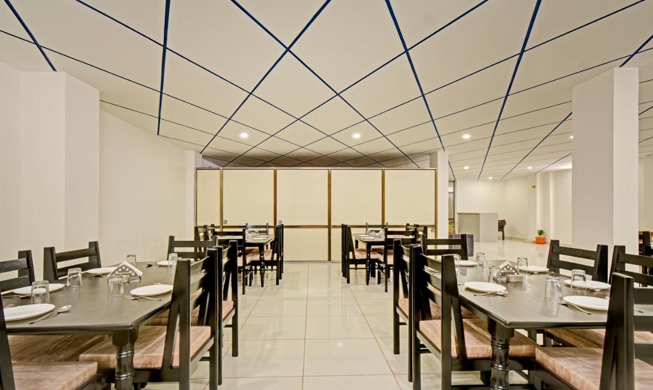 Treebo Paras Raj Near City Palace Udaipur Ngoại thất bức ảnh